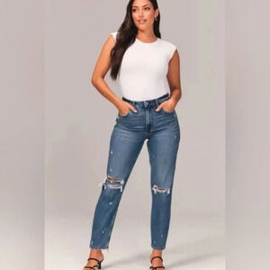 Abercrombie & Fitch Curve Love High Rise Mom Jeans | Distressed Size 29/8R NWOT